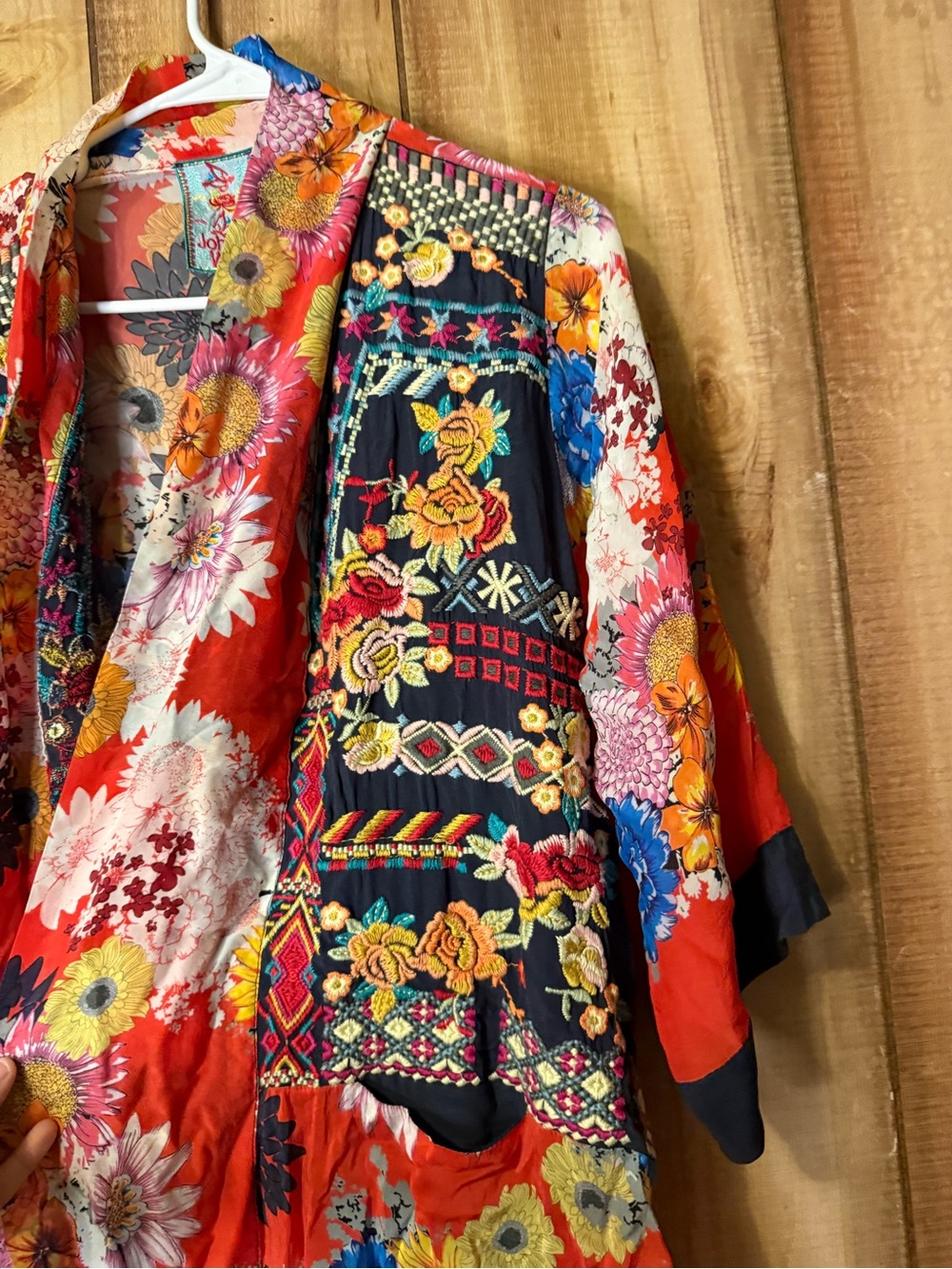 Johnny Was Mishka Rose
Embroidery Silk Kimono Jacket $288 Retail - Picture 9 of 14